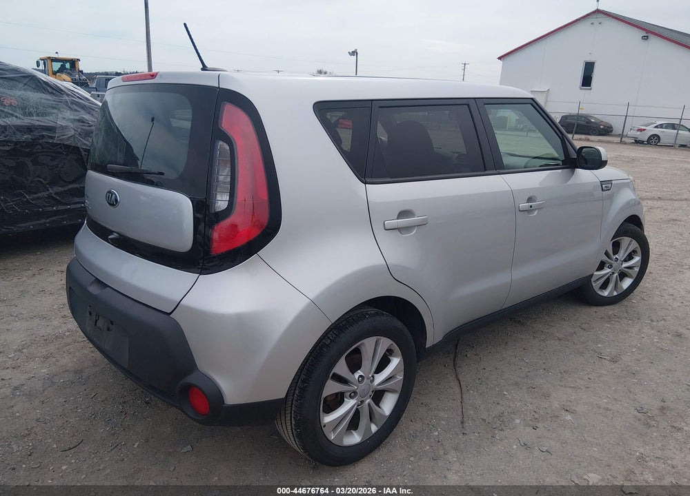 2015 KIA SOUL + VIN: KNDJP3A5XF7772209