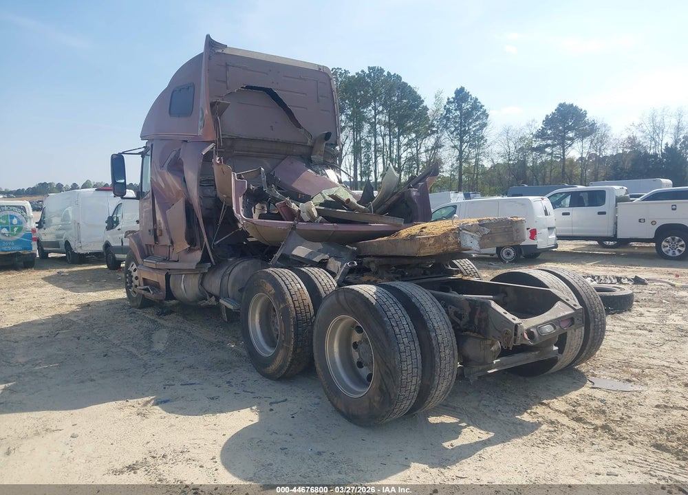 2000 VOLVO VN VIN: 4V4ND4RJ5YN244047