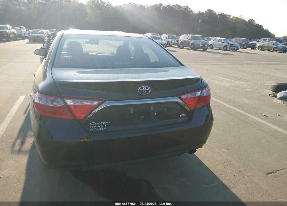 2015 TOYOTA CAMRY SE VIN: 4T1BF1FK2FU923812