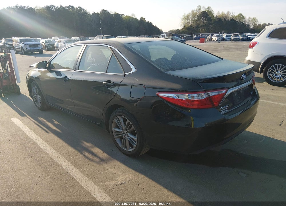 2015 TOYOTA CAMRY SE VIN: 4T1BF1FK2FU923812
