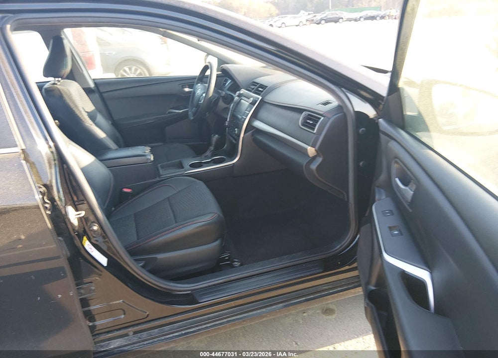 2015 TOYOTA CAMRY SE VIN: 4T1BF1FK2FU923812