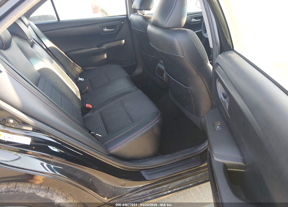 2015 TOYOTA CAMRY SE VIN: 4T1BF1FK2FU923812