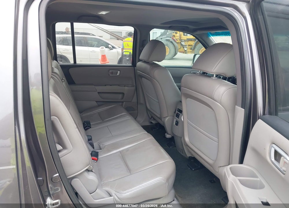 2015 HONDA PILOT EX-L VIN: 5FNYF3H55FB011962