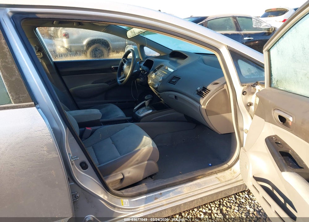 2010 HONDA CIVIC LX VIN: 19XFA1F59AE037959