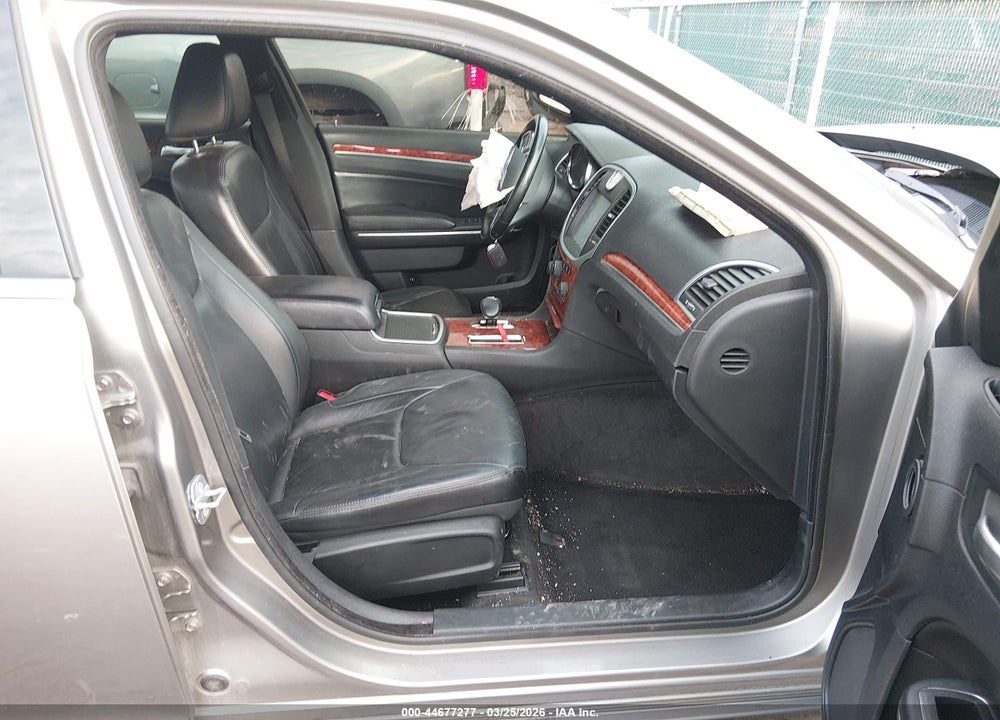 2014 CHRYSLER 300 VIN: 2C3CCAAG3EH255402