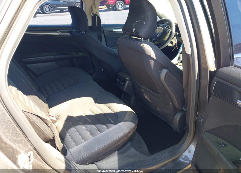2015 FORD FUSION SE VIN: 3FA6P0HD7FR207089