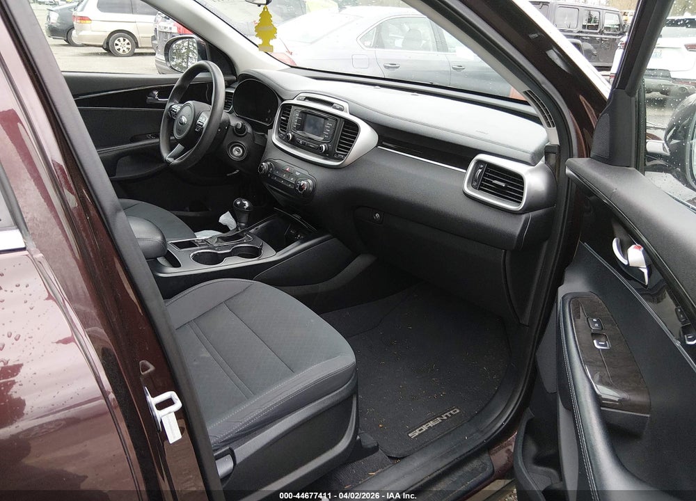 2016 KIA SORENTO 3.3L LX VIN: 5XYPGDA58GG063038