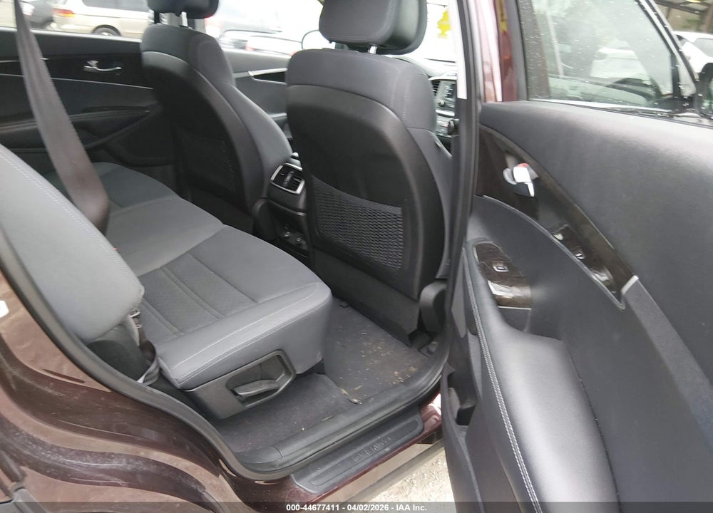 2016 KIA SORENTO 3.3L LX VIN: 5XYPGDA58GG063038