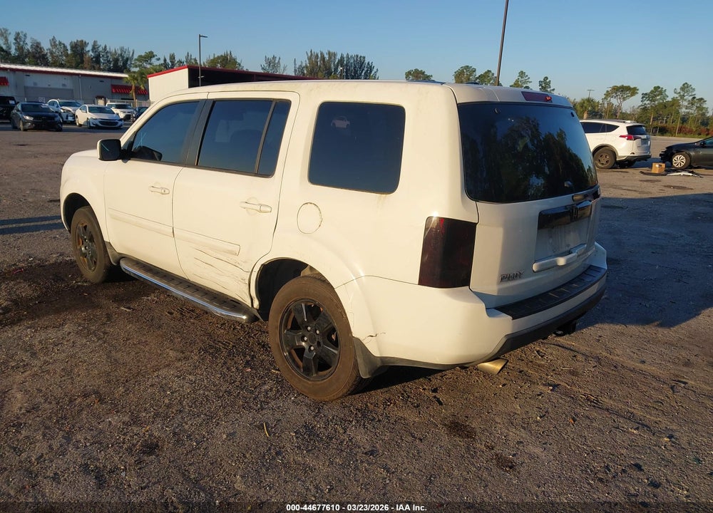 2011 HONDA PILOT EX-L VIN: 5FNYF3H58BB011948