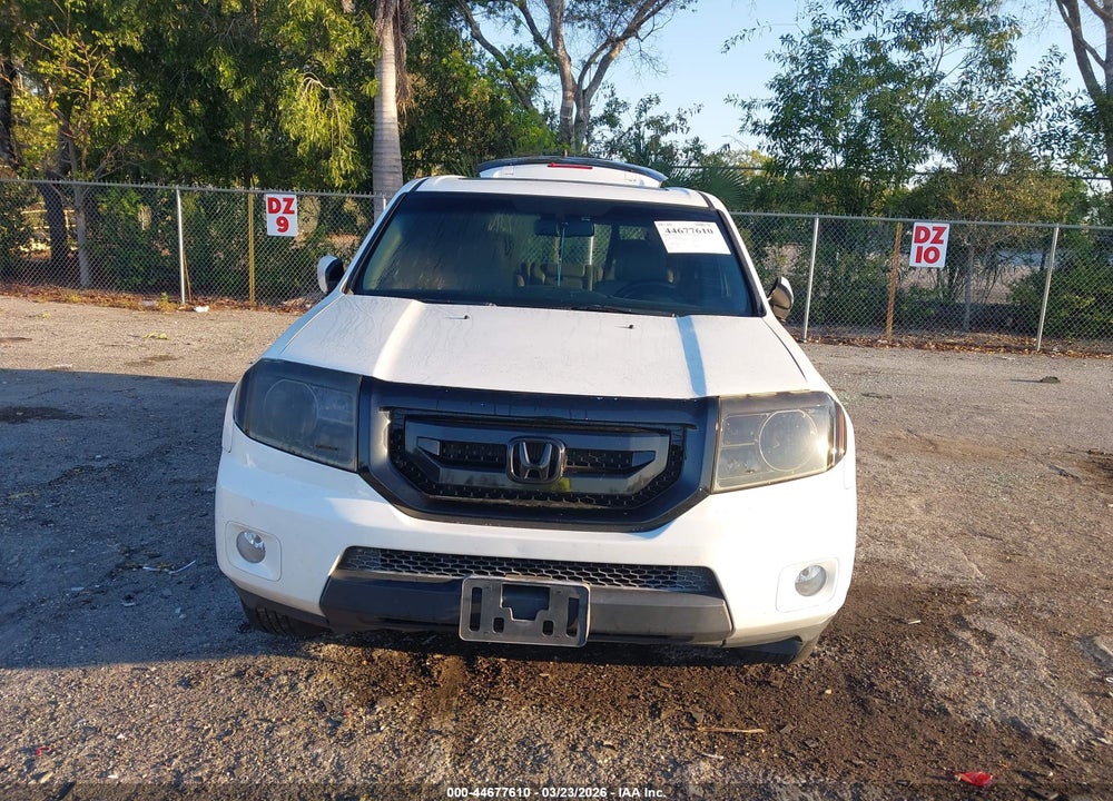 2011 HONDA PILOT EX-L VIN: 5FNYF3H58BB011948