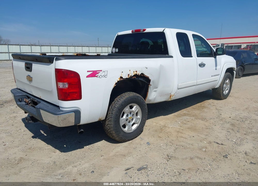 2007 CHEVROLET SILVERADO 1500 LT1 VIN: 2GCEK19C271731434