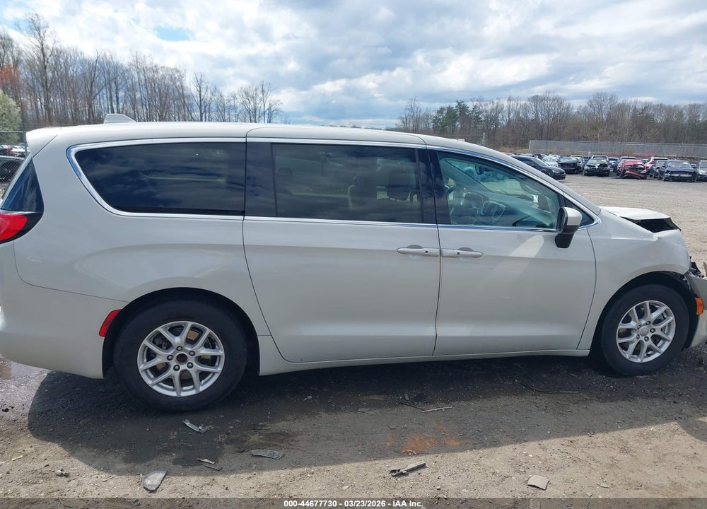 2017 CHRYSLER PACIFICA TOURING VIN: 2C4RC1DG5HR570878