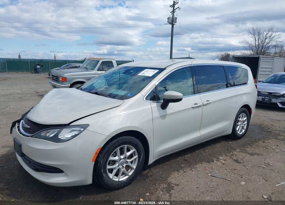 2017 CHRYSLER PACIFICA TOURING VIN: 2C4RC1DG5HR570878