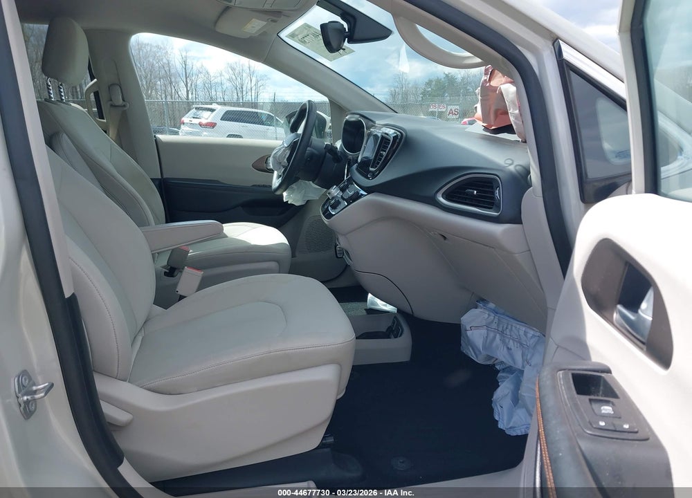 2017 CHRYSLER PACIFICA TOURING VIN: 2C4RC1DG5HR570878
