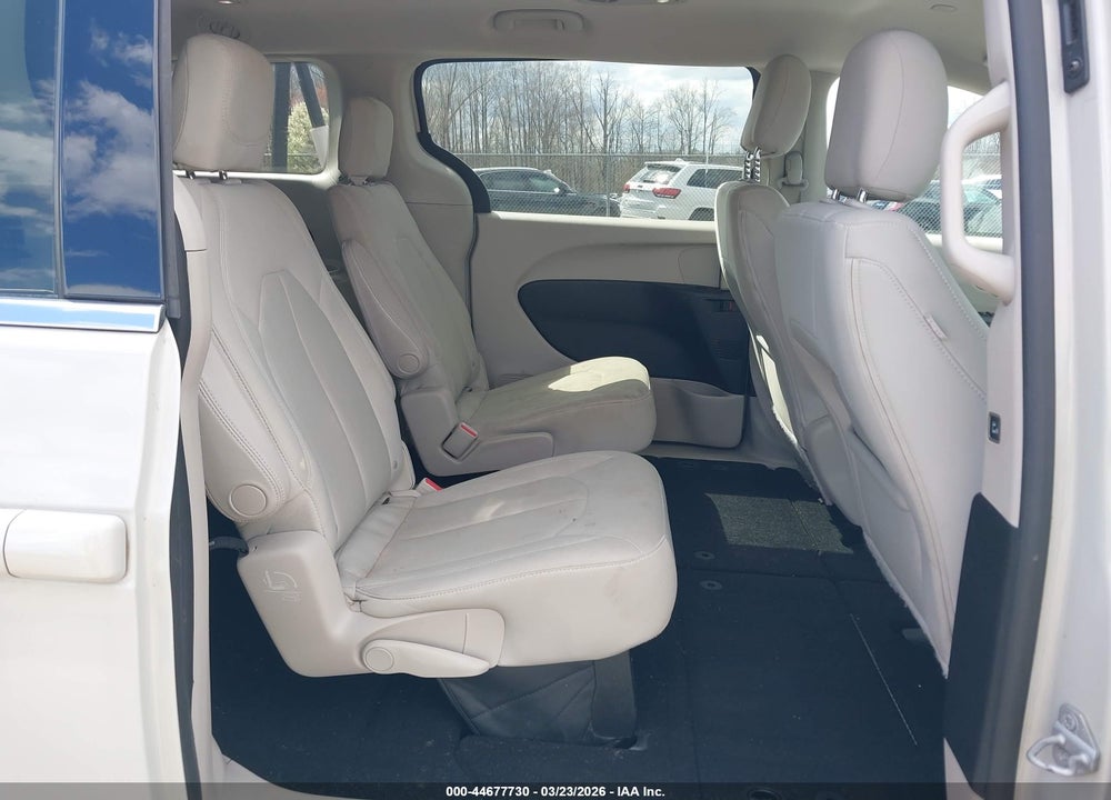 2017 CHRYSLER PACIFICA TOURING VIN: 2C4RC1DG5HR570878