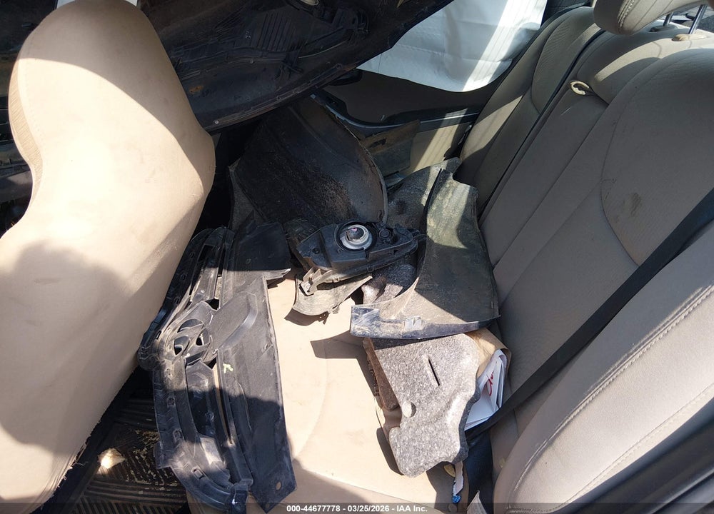2014 HYUNDAI ELANTRA SE VIN: KMHDH4AE1EU164803