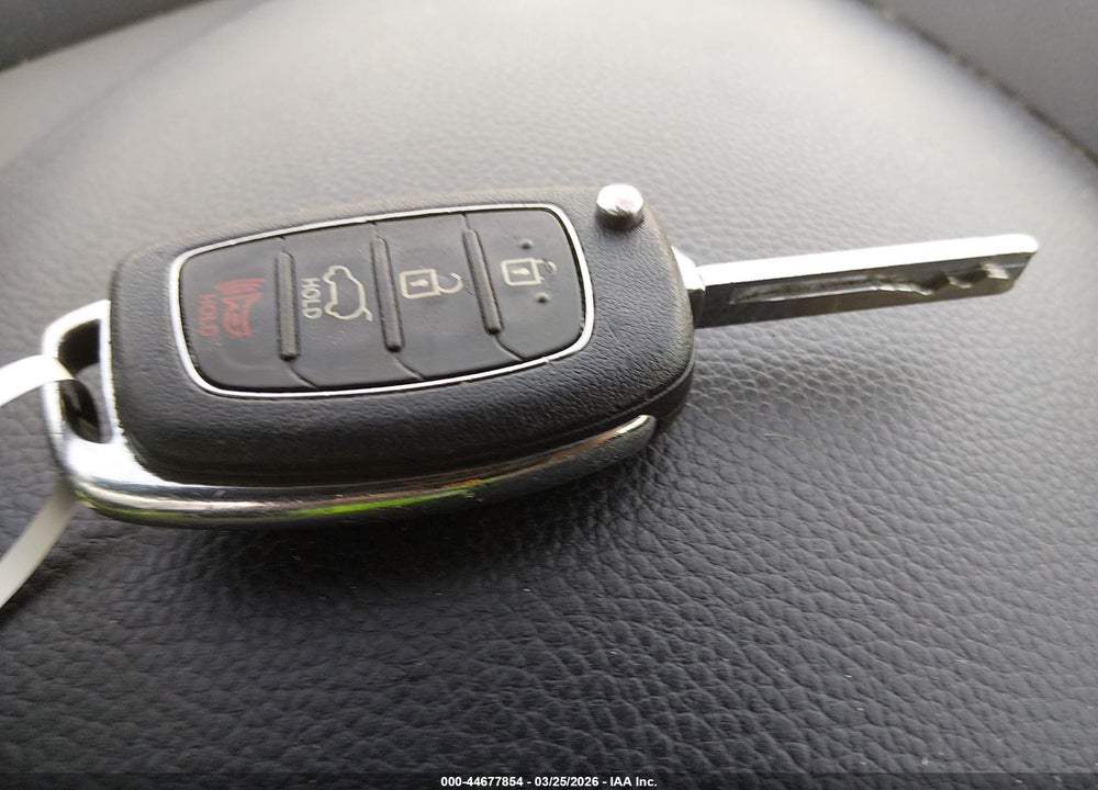 2015 HYUNDAI SANTA FE SPORT 2.4L VIN: 5XYZT3LB0FG270569