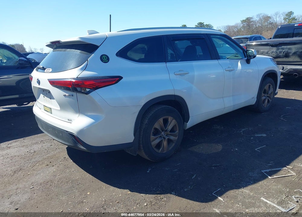 2023 TOYOTA HIGHLANDER HYBRID XLE BRONZE VIN: 5TDABRCH7PS568578
