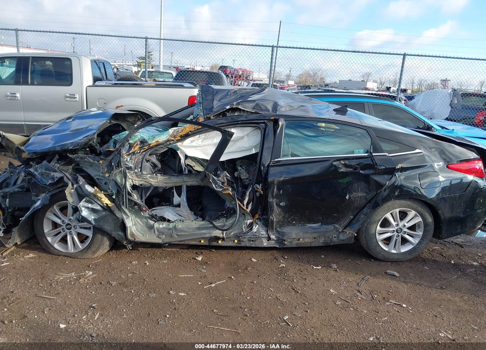 2014 HYUNDAI SONATA GLS VIN: 5NPEB4AC8EH934739