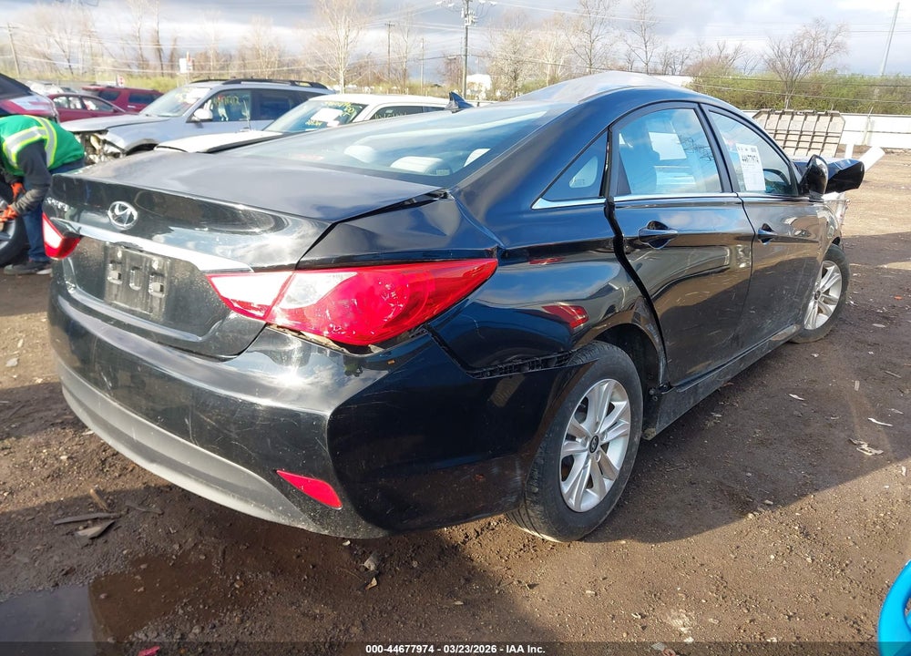 2014 HYUNDAI SONATA GLS VIN: 5NPEB4AC8EH934739