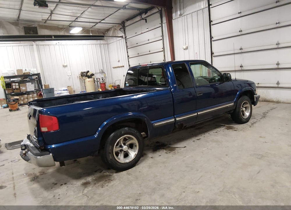 2003 CHEVROLET S-10 LS VIN: 1GCCS19X338187883