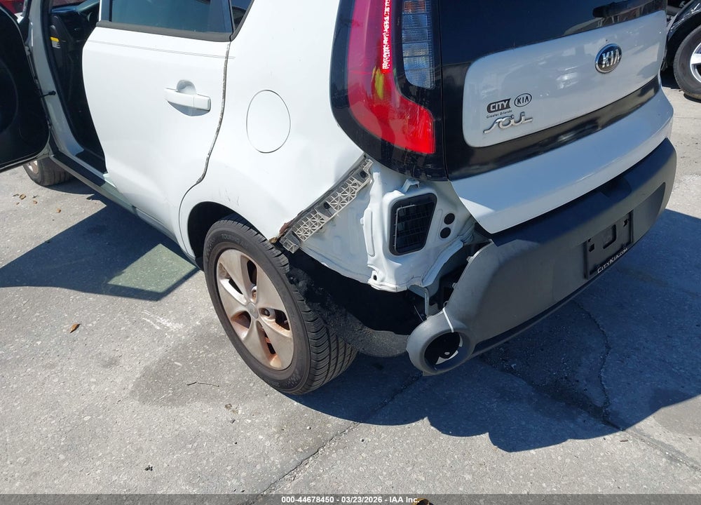 2015 KIA SOUL VIN: KNDJN2A29F7185165