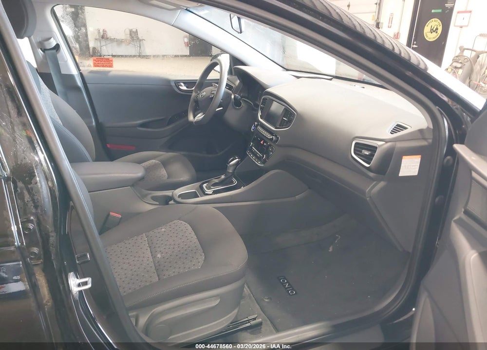 2018 HYUNDAI IONIQ HYBRID BLUE VIN: KMHC65LC5JU075846