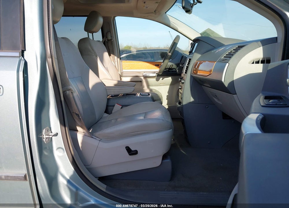 2008 CHRYSLER TOWN & COUNTRY LIMITED VIN: 2A8HR64X18R837157