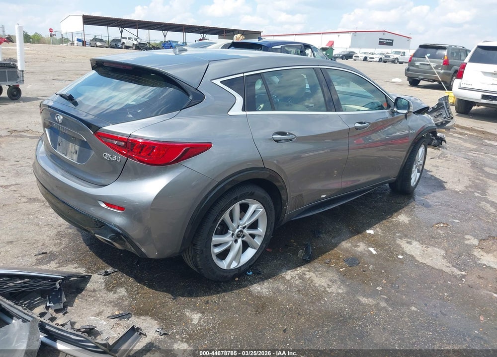 2017 INFINITI QX30 LUXURY VIN: SJKCH5CP3HA020306