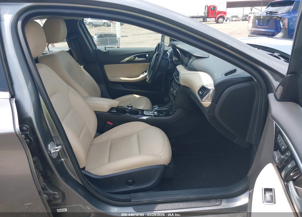 2017 INFINITI QX30 LUXURY VIN: SJKCH5CP3HA020306