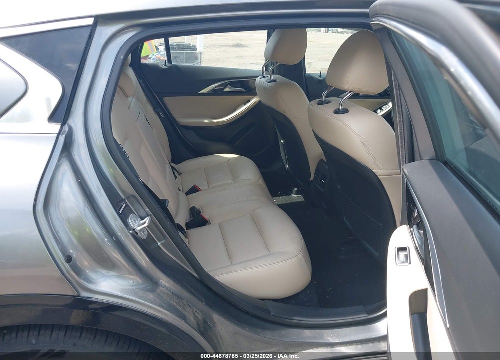 2017 INFINITI QX30 LUXURY VIN: SJKCH5CP3HA020306