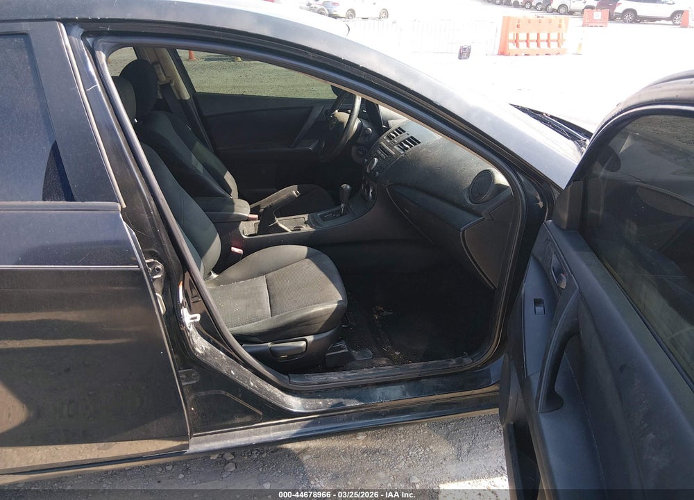 2010 MAZDA 3 I SPORT VIN: JM1BL1SF3A1161090