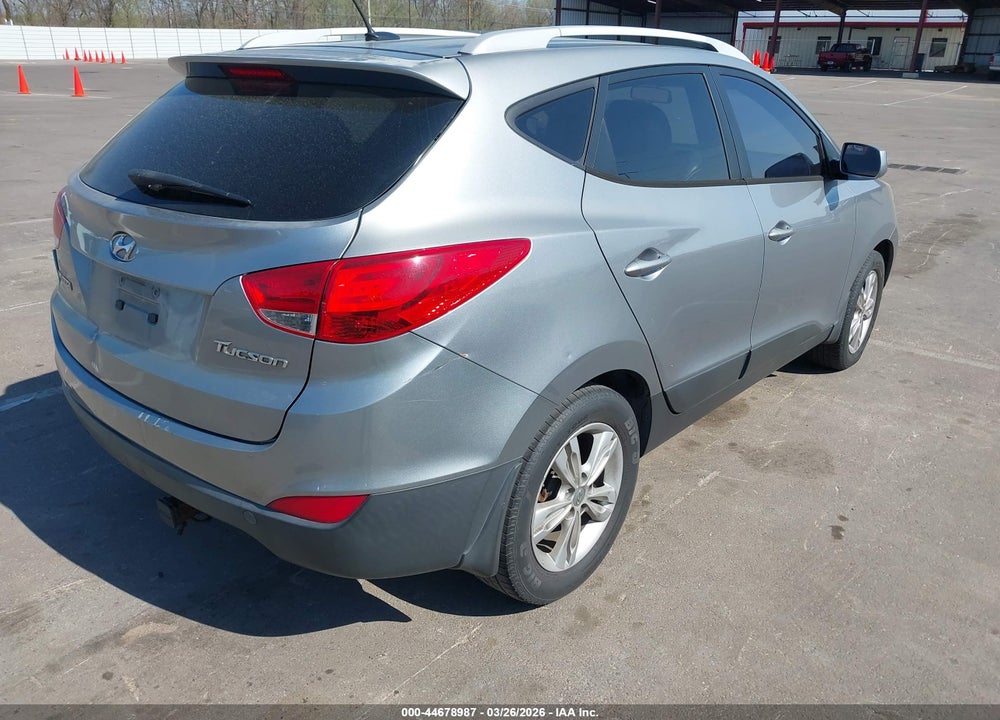 2011 HYUNDAI TUCSON GLS VIN: KM8JU3AC1BU226140