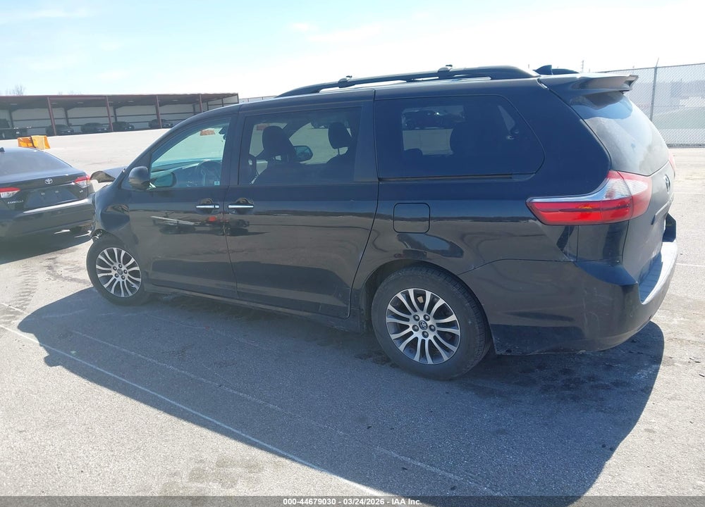 2019 TOYOTA SIENNA XLE 8 PASSENGER VIN: 5TDYZ3DC2KS966378