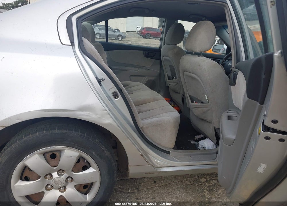 2007 KIA OPTIMA LX VIN: KNAGE123275119935