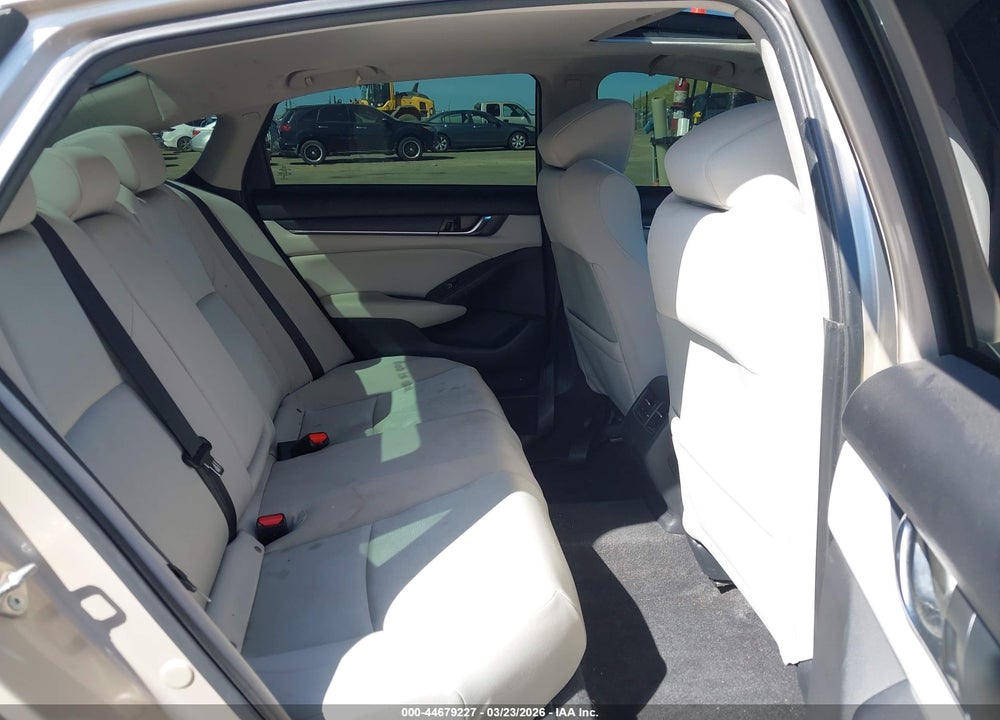 2018 HONDA ACCORD EX VIN: 1HGCV1F44JA062173
