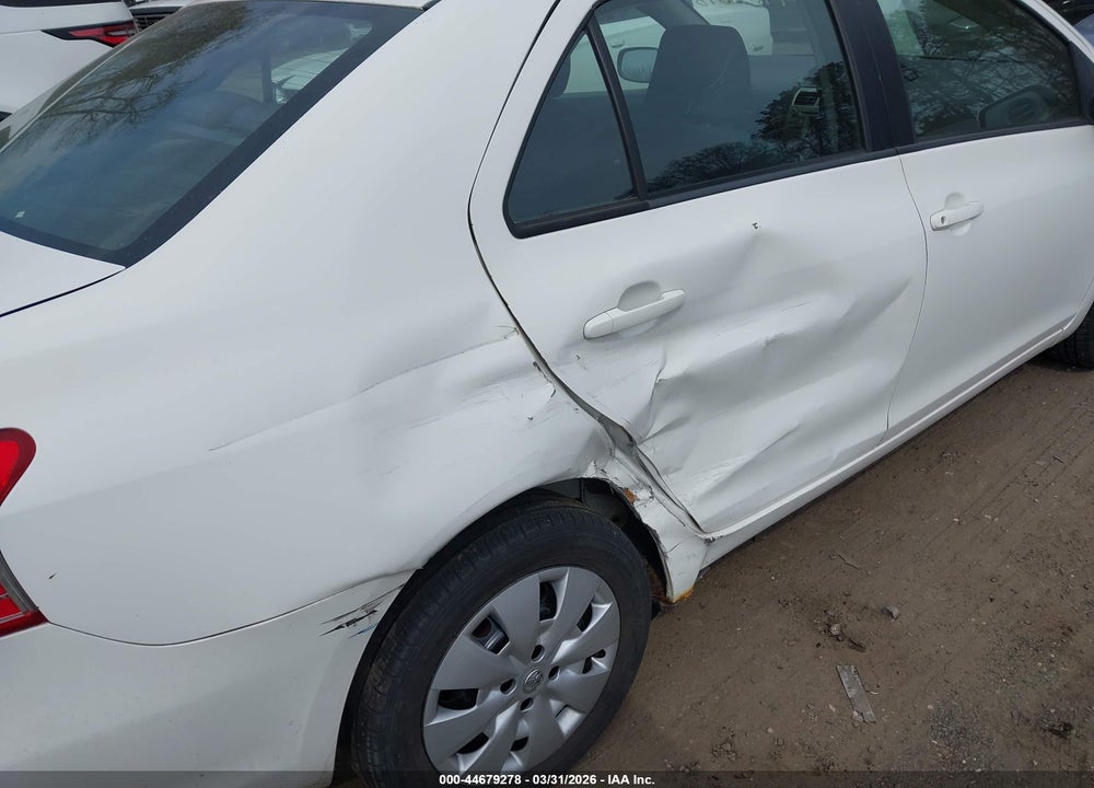 2010 TOYOTA YARIS VIN: JTDBT4K33A1374158