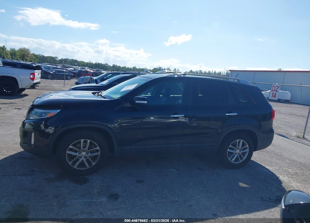 2015 KIA SORENTO LX VIN: 5XYKT3A65FG660445