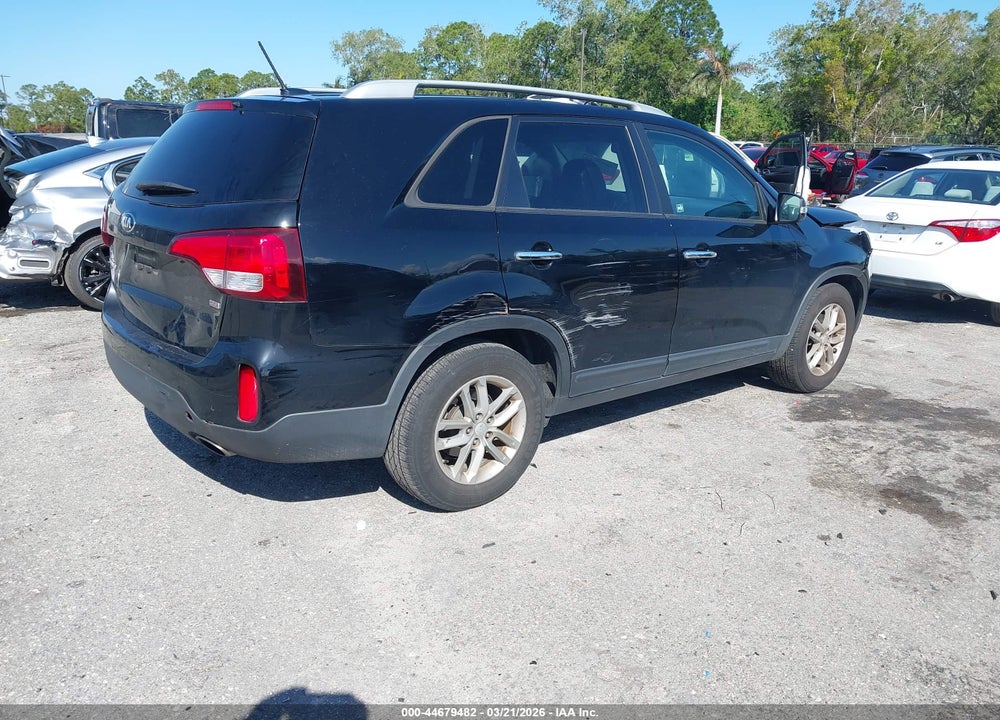 2015 KIA SORENTO LX VIN: 5XYKT3A65FG660445