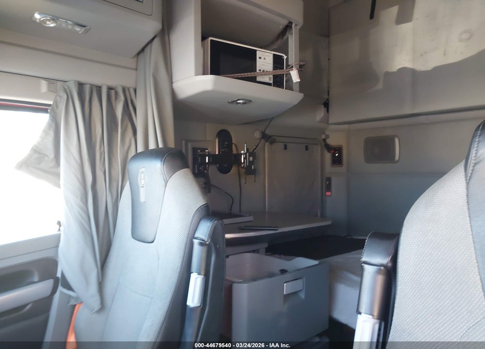 2021 KENWORTH T680 VIN: 1XKYD49X9MJ458199