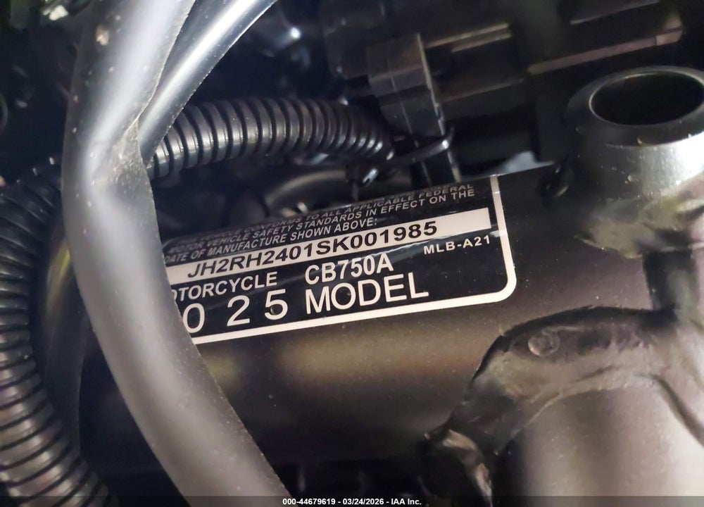 2025 HONDA CB750 A VIN: JH2RH2401SK001985