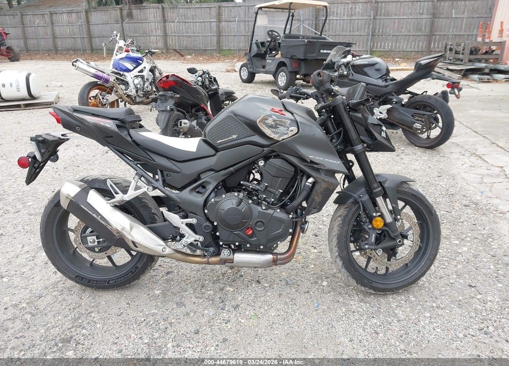 2025 HONDA CB750 A VIN: JH2RH2401SK001985