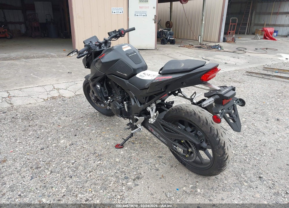 2025 HONDA CB750 A VIN: JH2RH2401SK001985