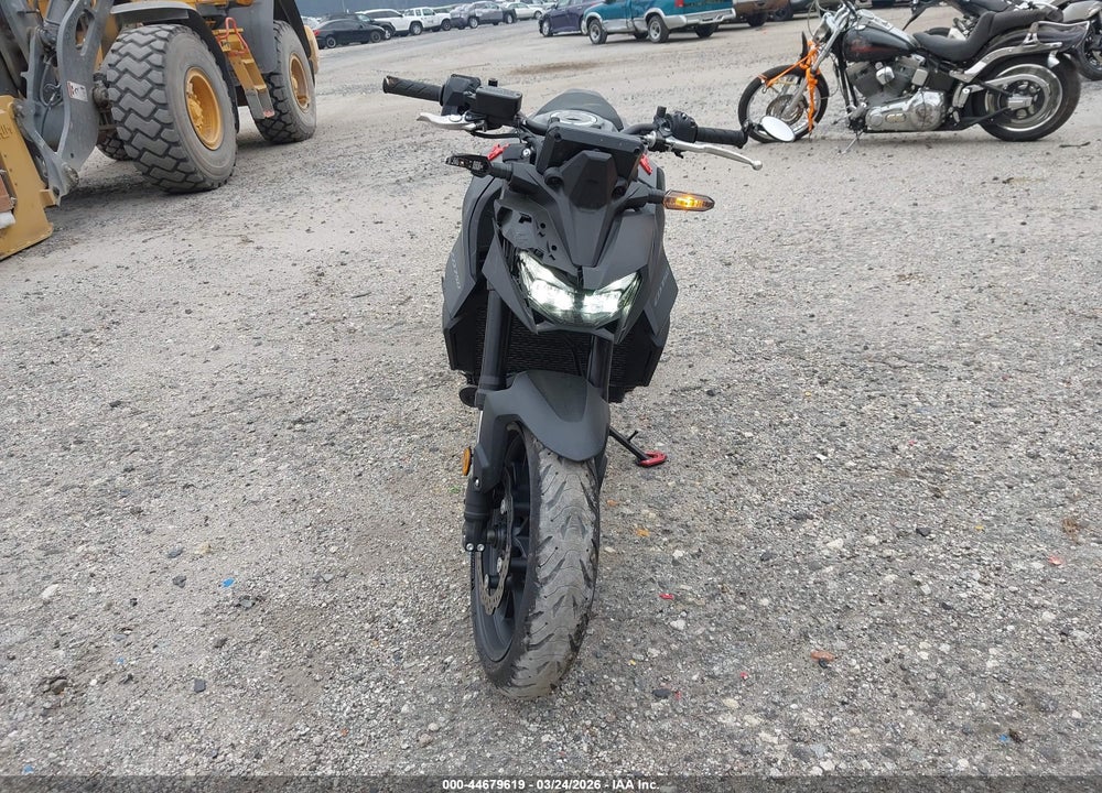 2025 HONDA CB750 A VIN: JH2RH2401SK001985