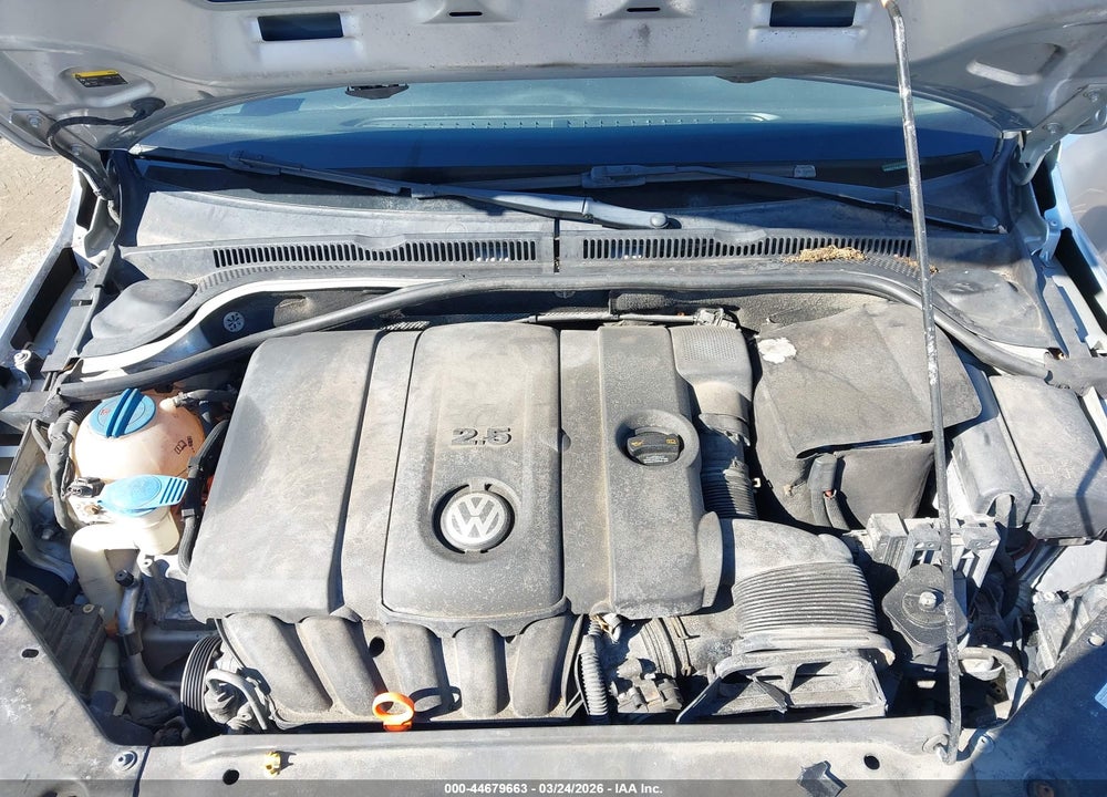 2011 VOLKSWAGEN JETTA 2.5L SE VIN: 3VWDZ7AJ3BM320661