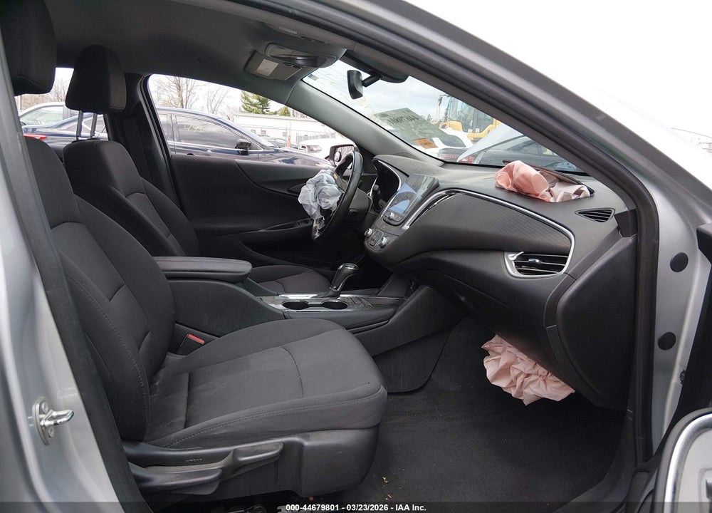 2018 CHEVROLET MALIBU LT VIN: 1G1ZD5ST1JF157138