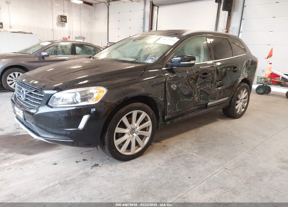 2017 VOLVO XC60 T5 INSCRIPTION VIN: YV440MRU8H2087884
