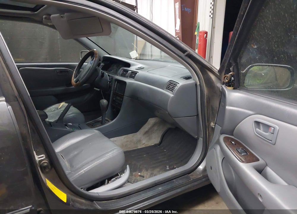 2000 TOYOTA CAMRY XLE V6 VIN: JT2BF28K3Y0288139