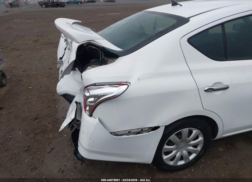 2015 NISSAN VERSA 1.6 SV VIN: 3N1CN7AP2FL854019