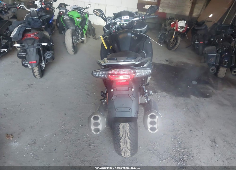 2013 BMW K1600 GT VIN: WB106110XDZX81210